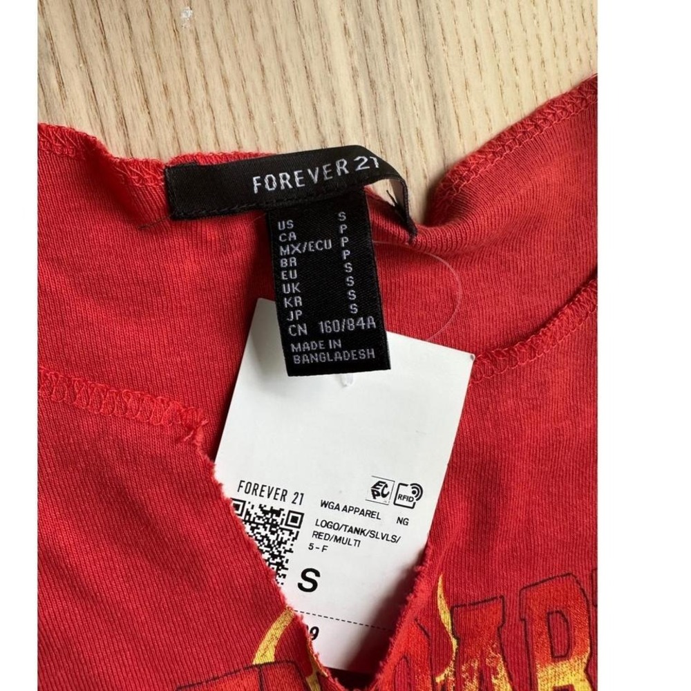 Forever 21 Womens Red Legendary Rider Graphic Cropped Muscle Tank Top Small NWT - Picture 2 of 3